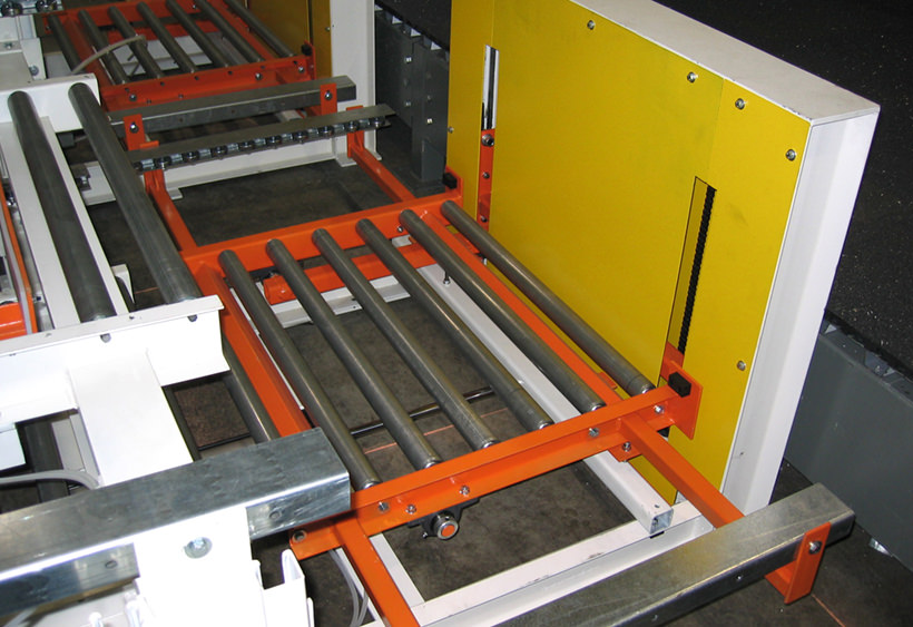 Pneumatic lift with tilting gravity conveyor