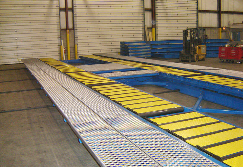Transfer car 60' long with split lane CDLR, with deck plates