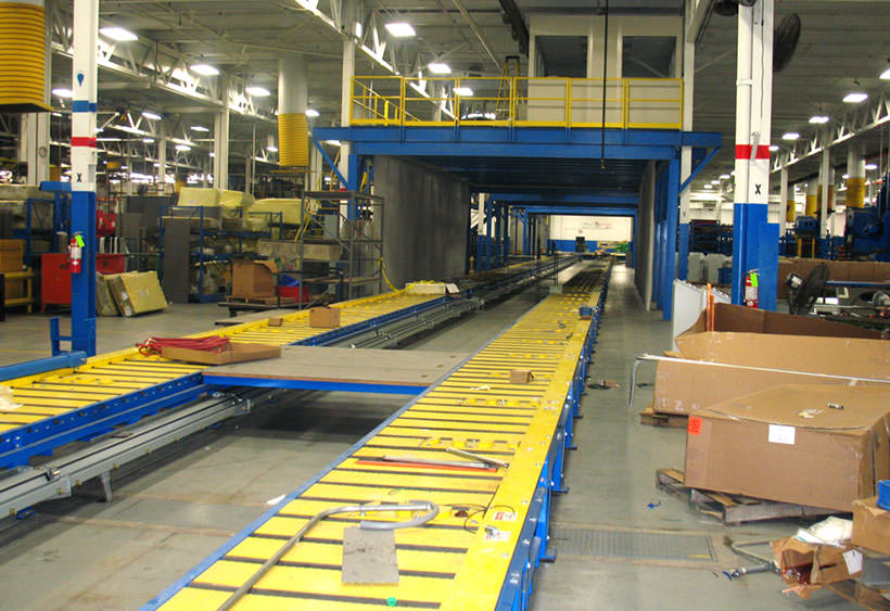 Split lane CDLR with deck plates and guide bars